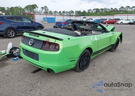 2013 Ford Mustang V6 Premium from USA, damaged, VIN 1ZVBP8EM8D5223374